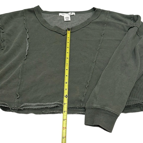 Altar’d State Women’s Army Green Scoop Neck Raw Sweater Small - Picture 7 of 7